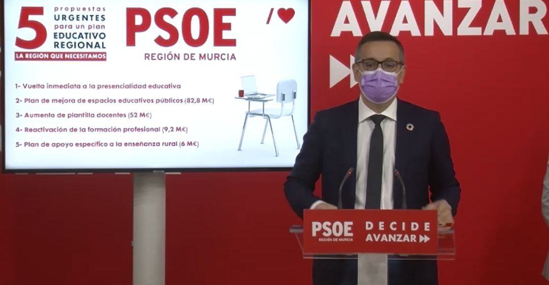 El PSOE pide a la comunidad un plan educativo urgente de 150 millones de euros  