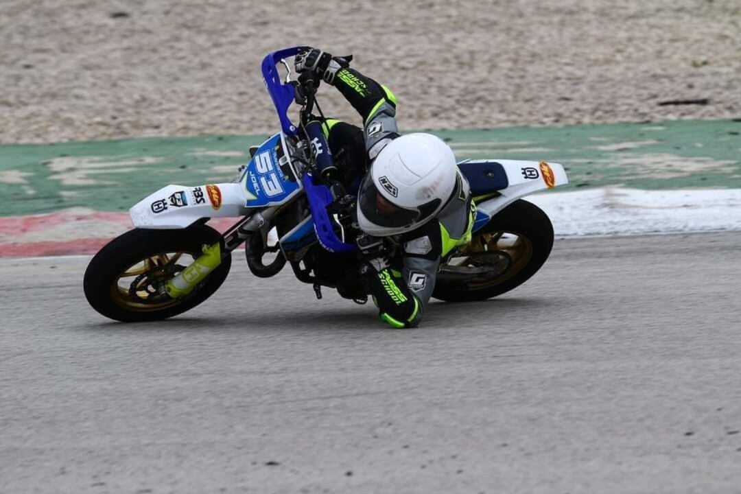 Joel Valero demostró un magnífico manejo de su motocicleta