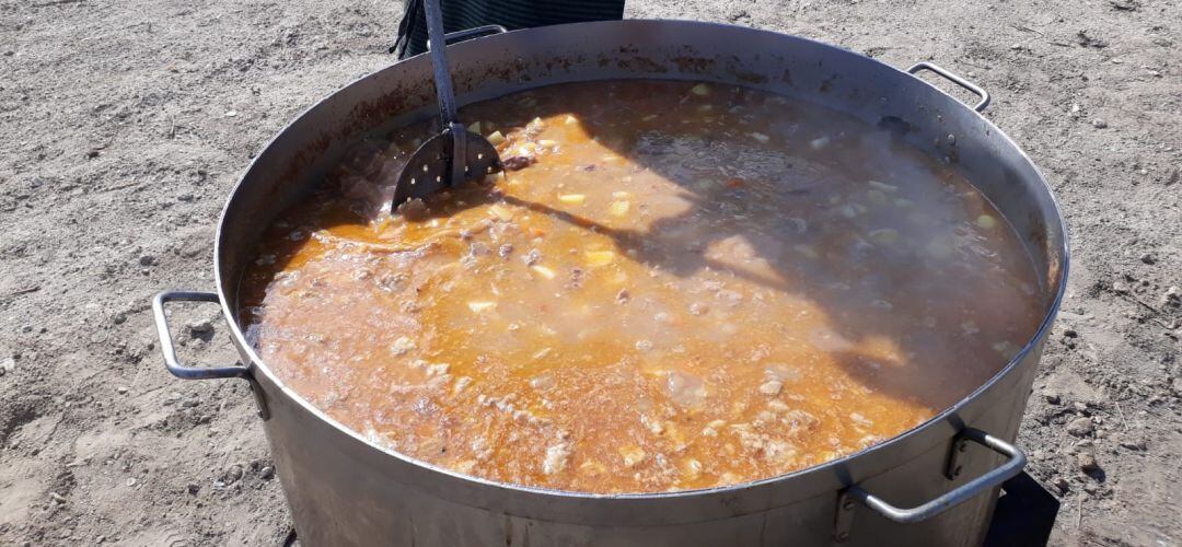 Los fondos recaudados en la comida serán donados a Cáritas