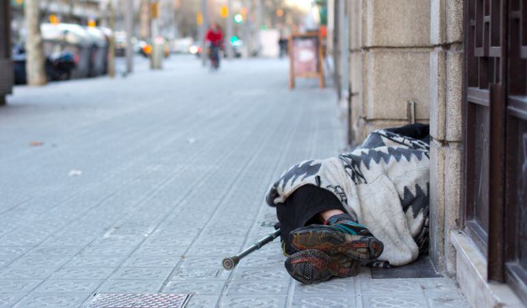A Barcelona estan dormint al carrer 167 persones més que l'any passat