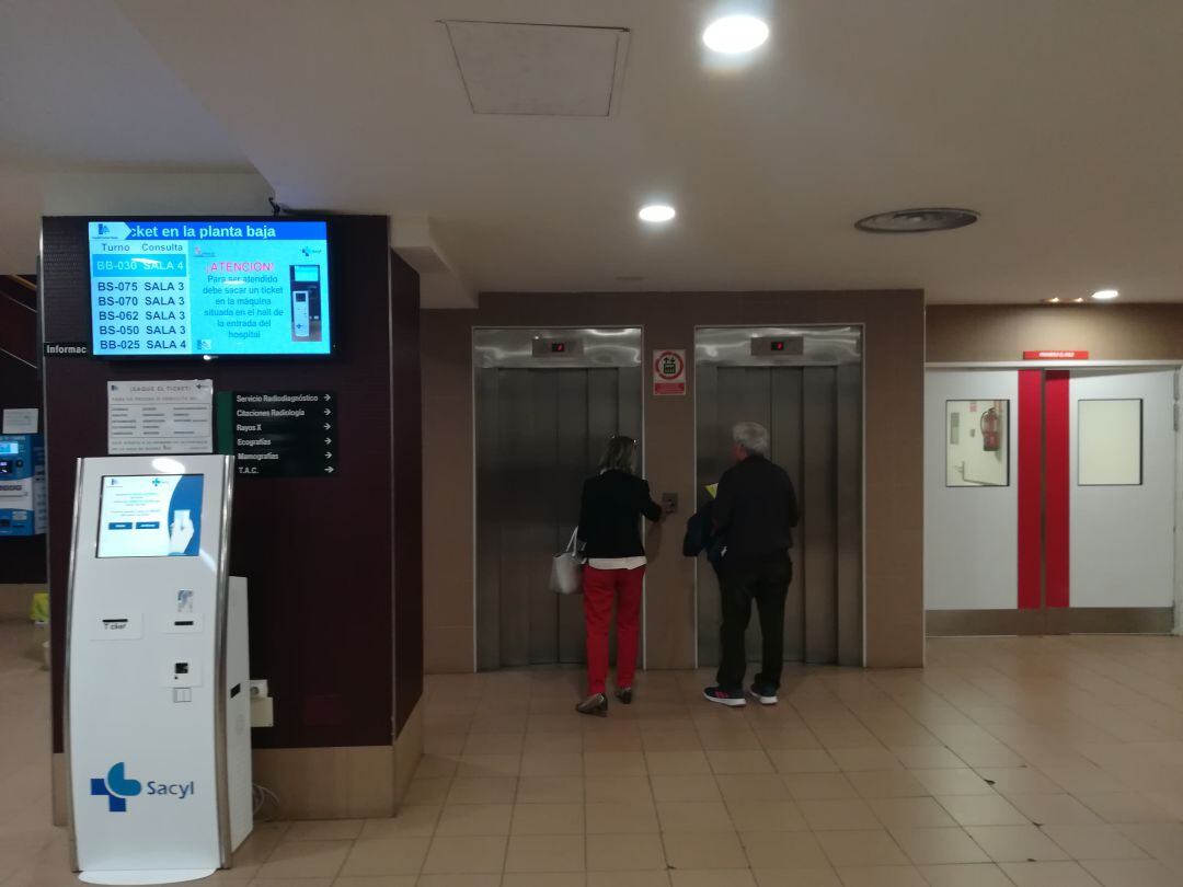 Vestíbulo de entrada del hospital de lo Santos Reyes