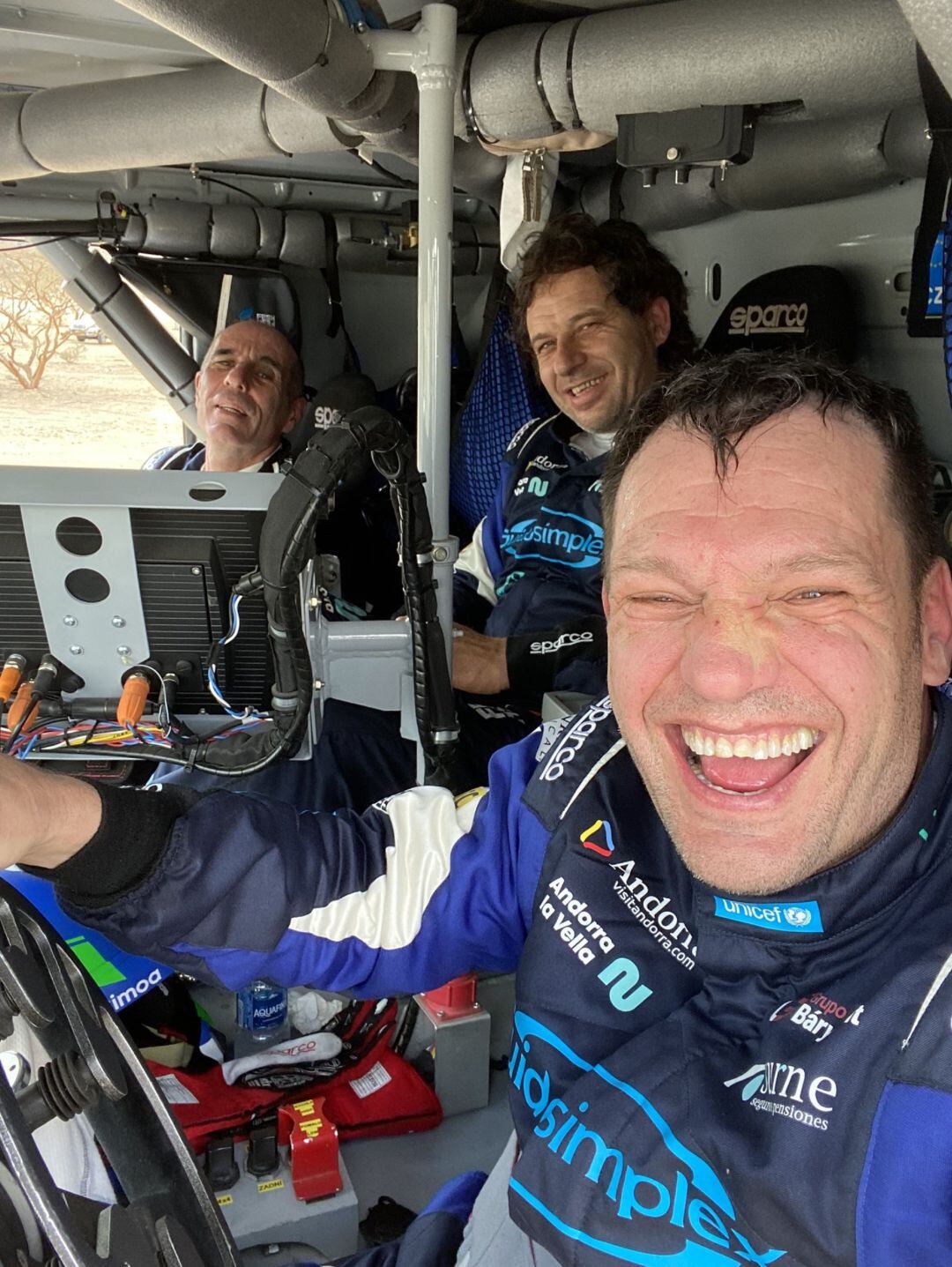 Llovera i la seva neboda competeixen per acabar el raid més dur del món.