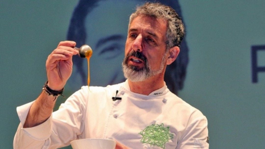 El chef Pepe Solla durante un &quot;Show cooking&quot; en Pontevedra