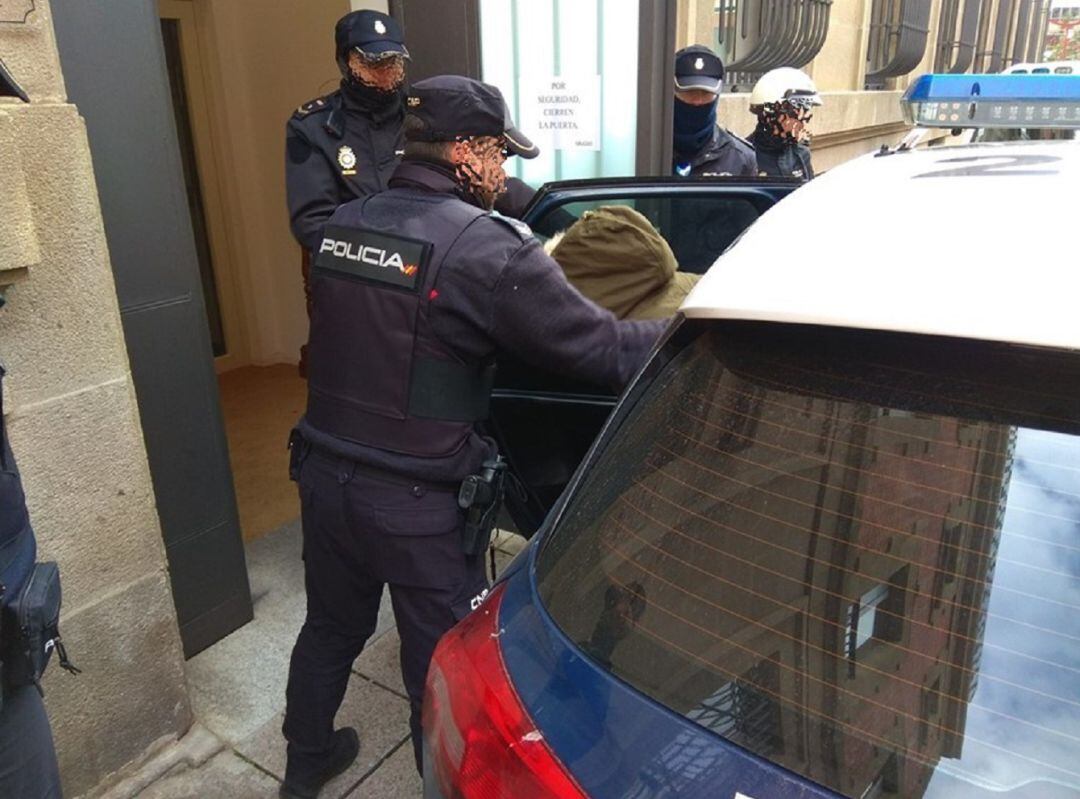 La detenida por arrojar a su bebé muerto a un contenedor en Palencia ya ha pasado a disposición judicial