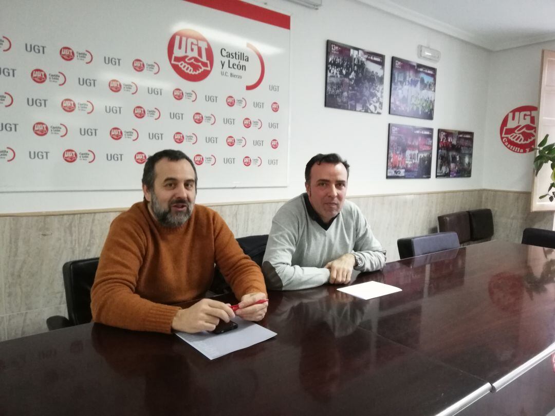 De izquierda a derecha, secretarios comarcales de CCOO y UGT, Ursicino Sánchez y Omar Rodríguez