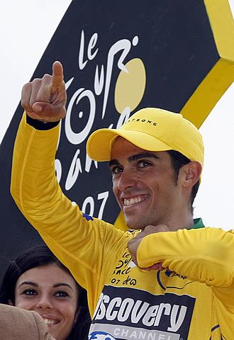 Contador feliz tras hacerse hoy con el Tour de Francia &#039;07