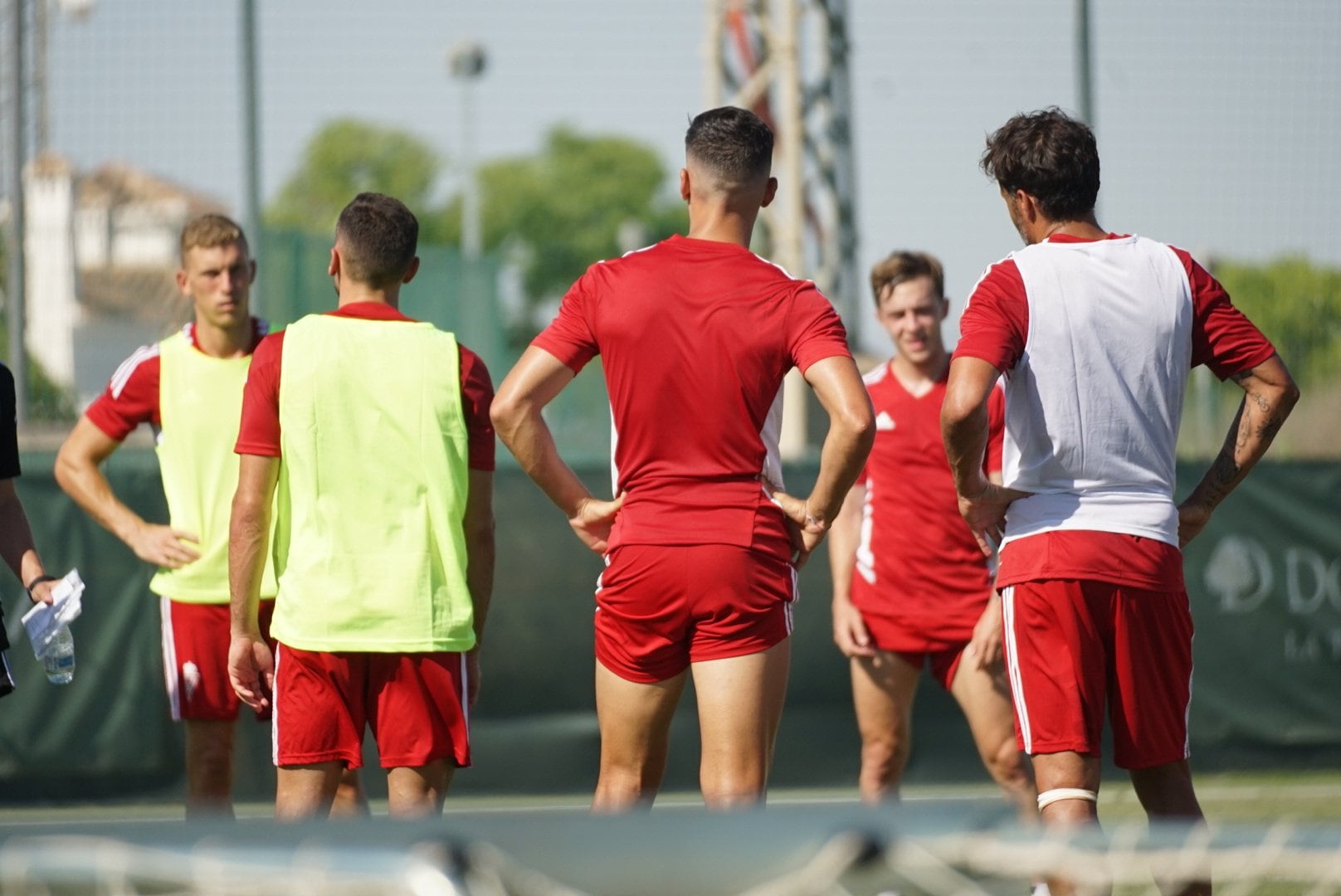 Parte de la plantilla del Real Murcia en un entrenamiento