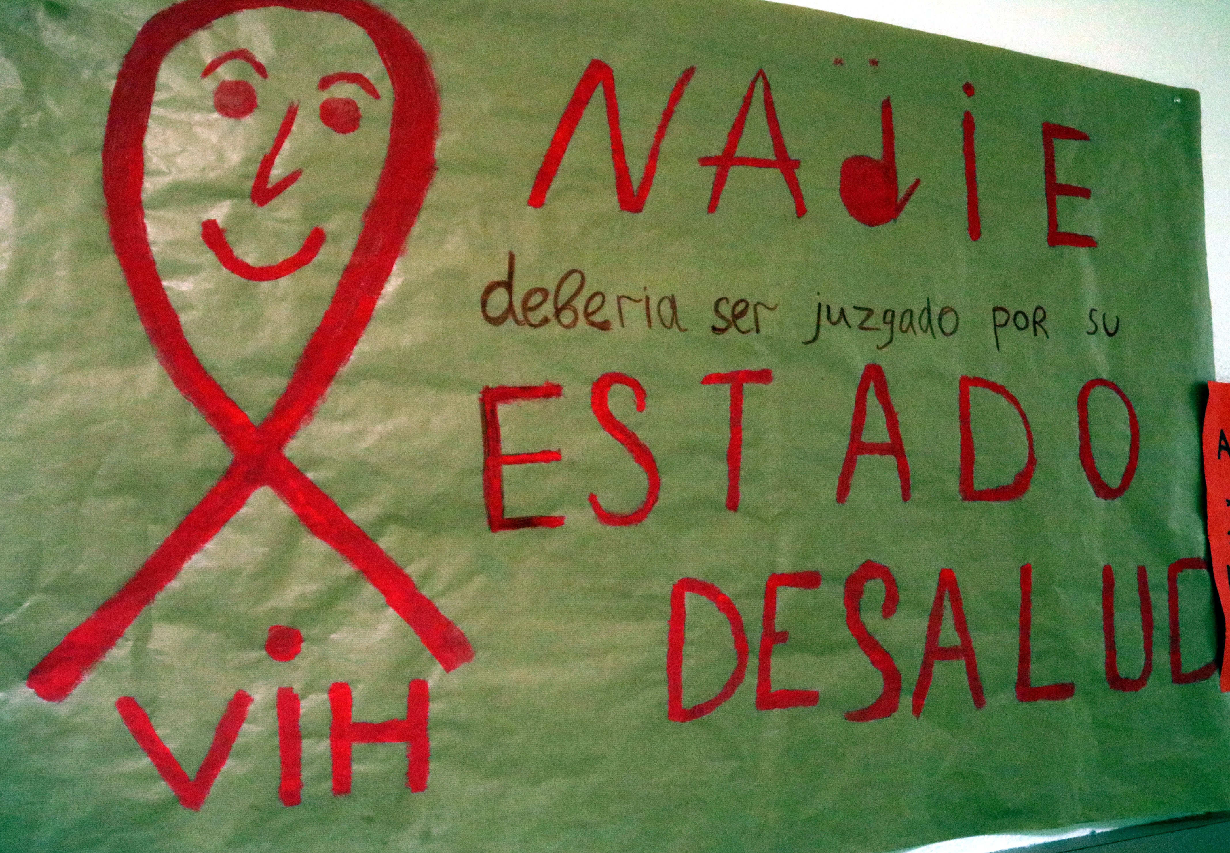 Cartell sobre les preses amb SIDA a la presó de dones de Wad-Ras.