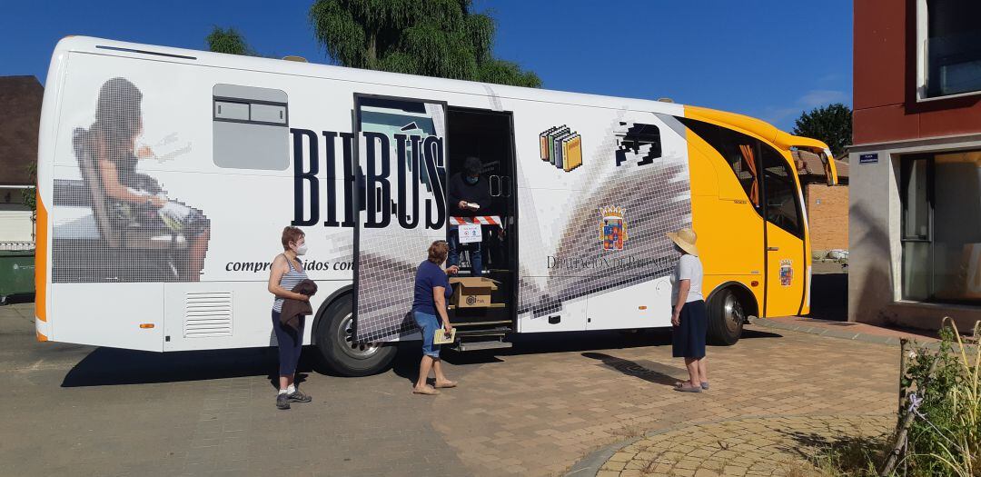 Vuelve a funcionar el servicio de Bibliobus en Palencia