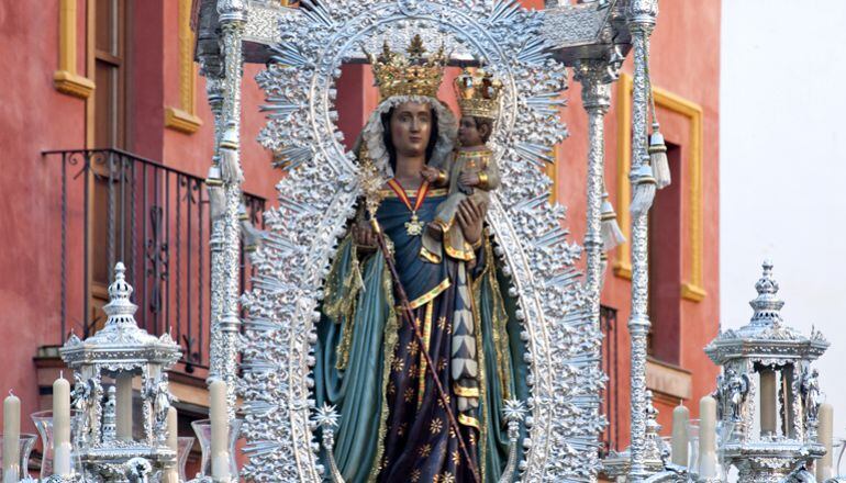 Imagen de la Hiniesta Gloriosa en su habitual procesión del Corpus Christi