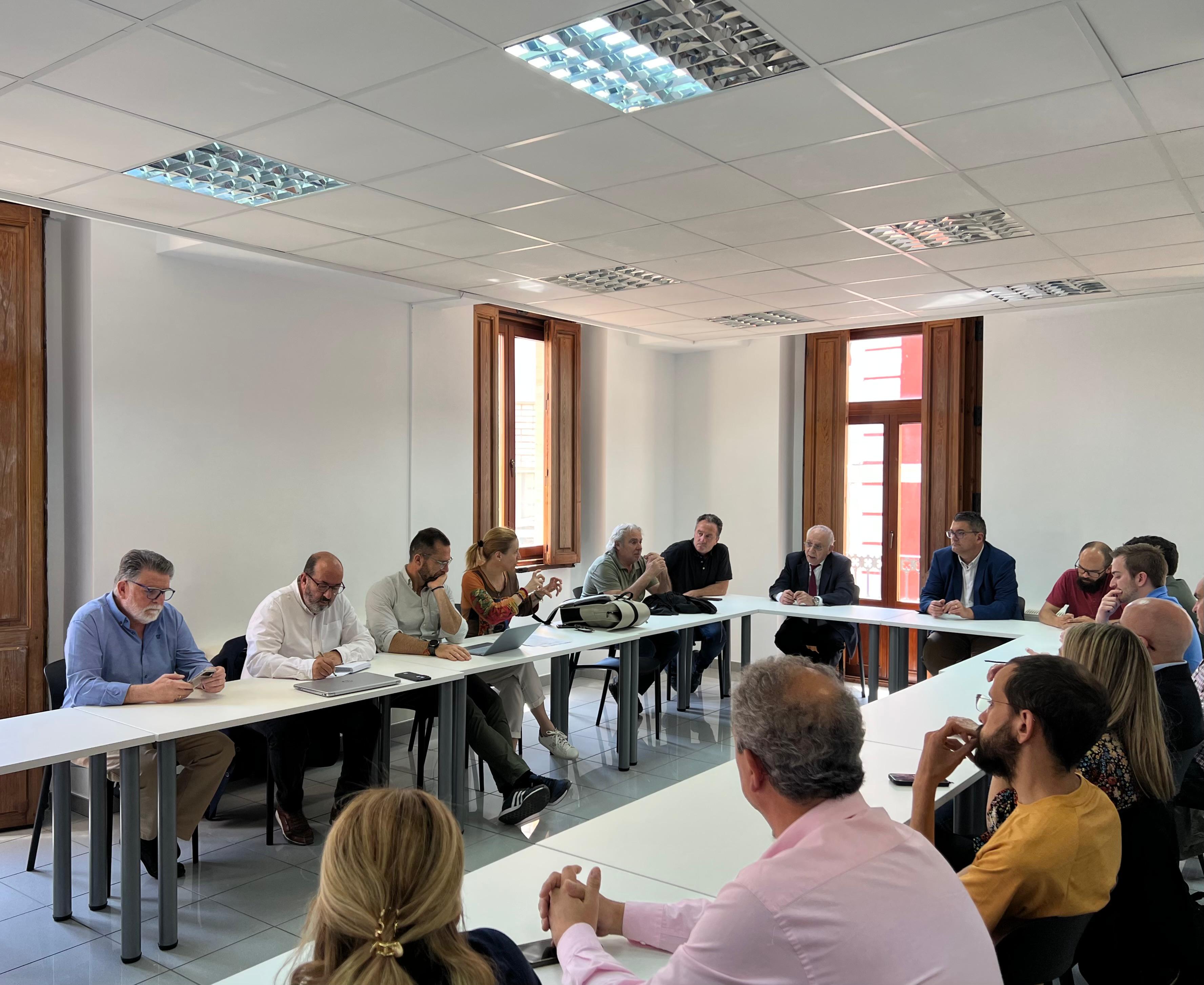 Reunión de los empresarios de los polígonos de Alcoy para las ayudas del IVACE