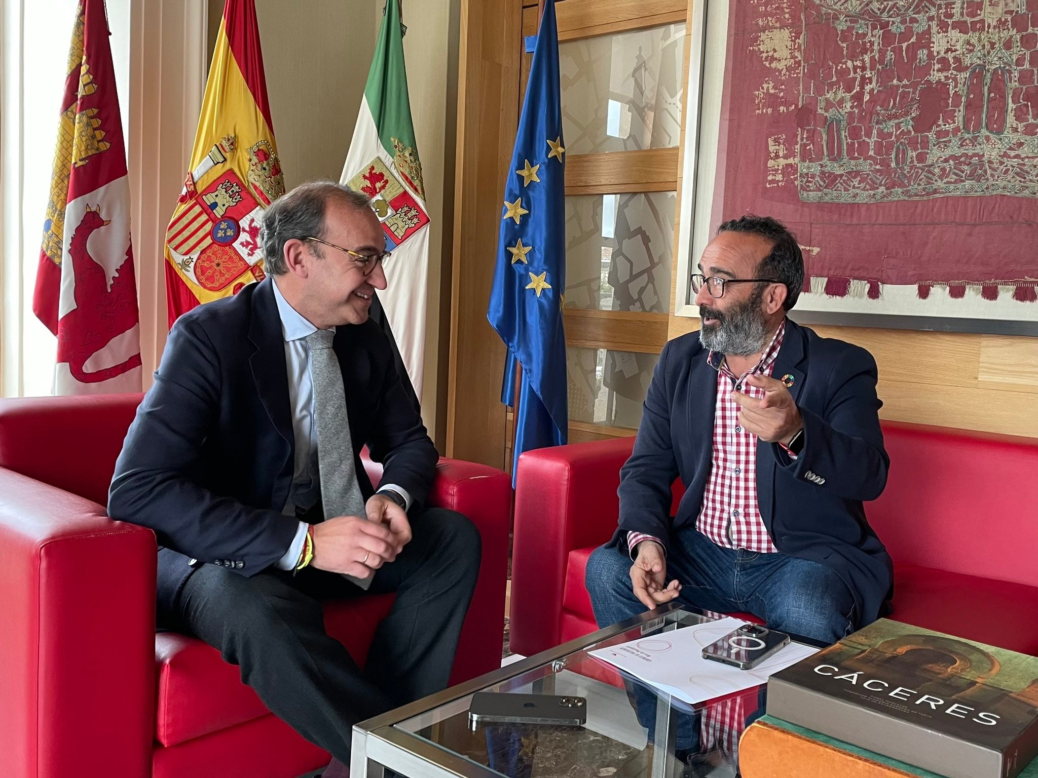 Rafael Mateos, alcalde de Cáceres, y Miguel Ángel Morales, presidente de la Diputación Provincial de Cáceres.