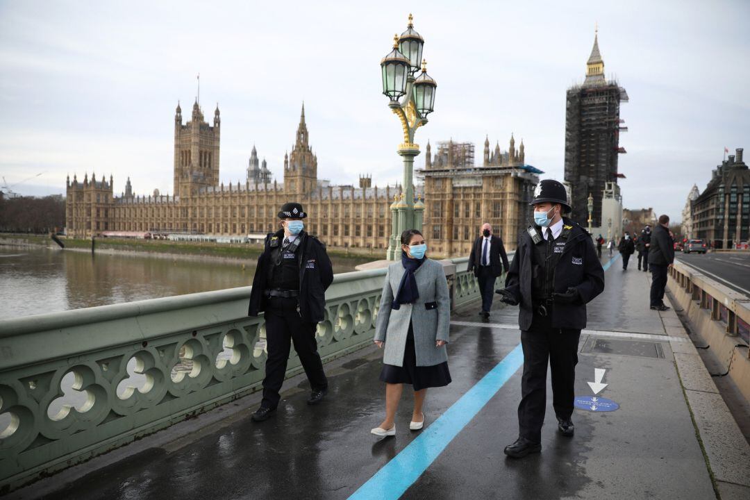 La variante británica es más contagiosa.