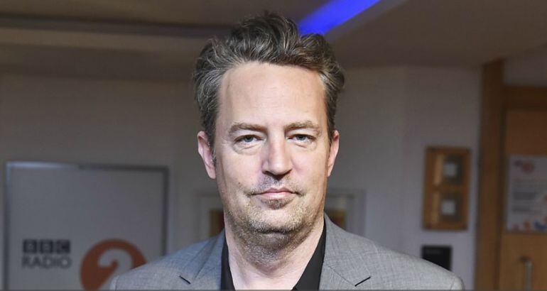 Matthew Perry en los estudios de BBC Radio