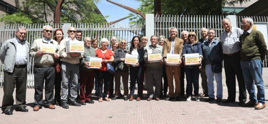 Los mayores del Consejo Sectorial y la alcaldesa de Getafe