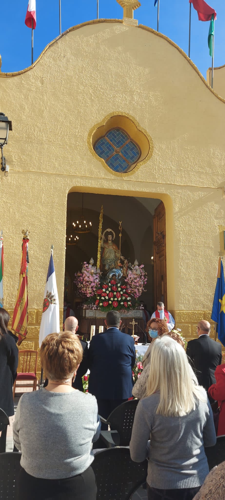 Misa de campaña en la plaza de San Blas en Sax