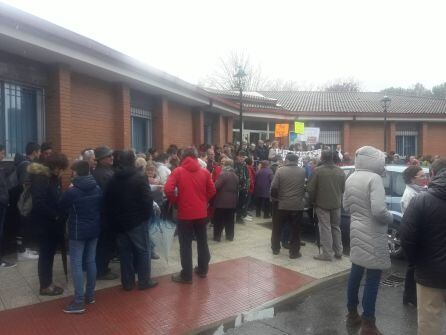 La lluvia tampoco desmoralizó a los pacientes de Roa y su entorno a manifestarse por décimo martes