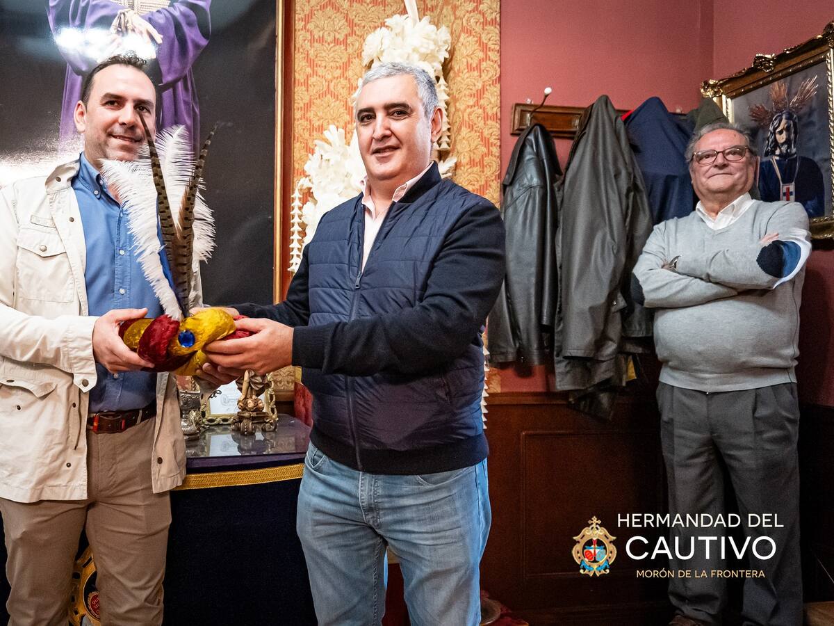 Morón da la bienvenida a la Navidad con la presentación del Heraldo Real 2024