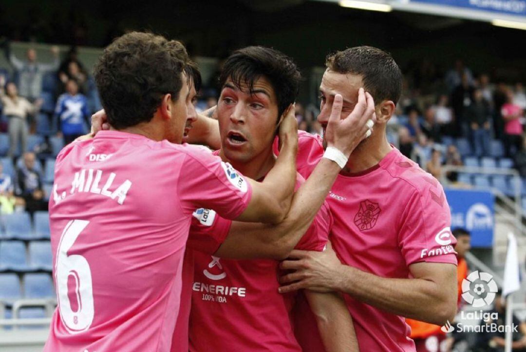 Los blanquiazules celebran un tanto en el Rodríguez López