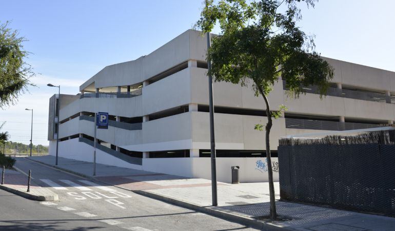 El aparcamiento de la estación empezará a funcionar el 1 de junio con abonos mensuales