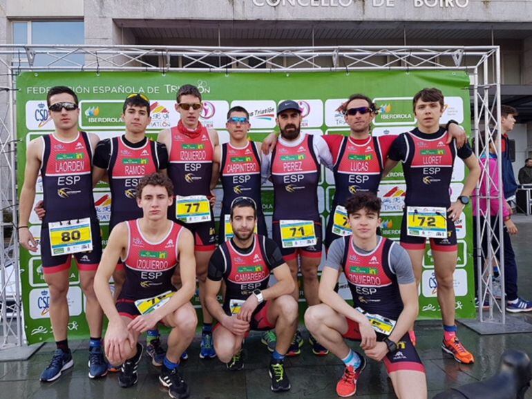 El equipo del Deporama-Joven In Triatlón Soriano, en Boiro.