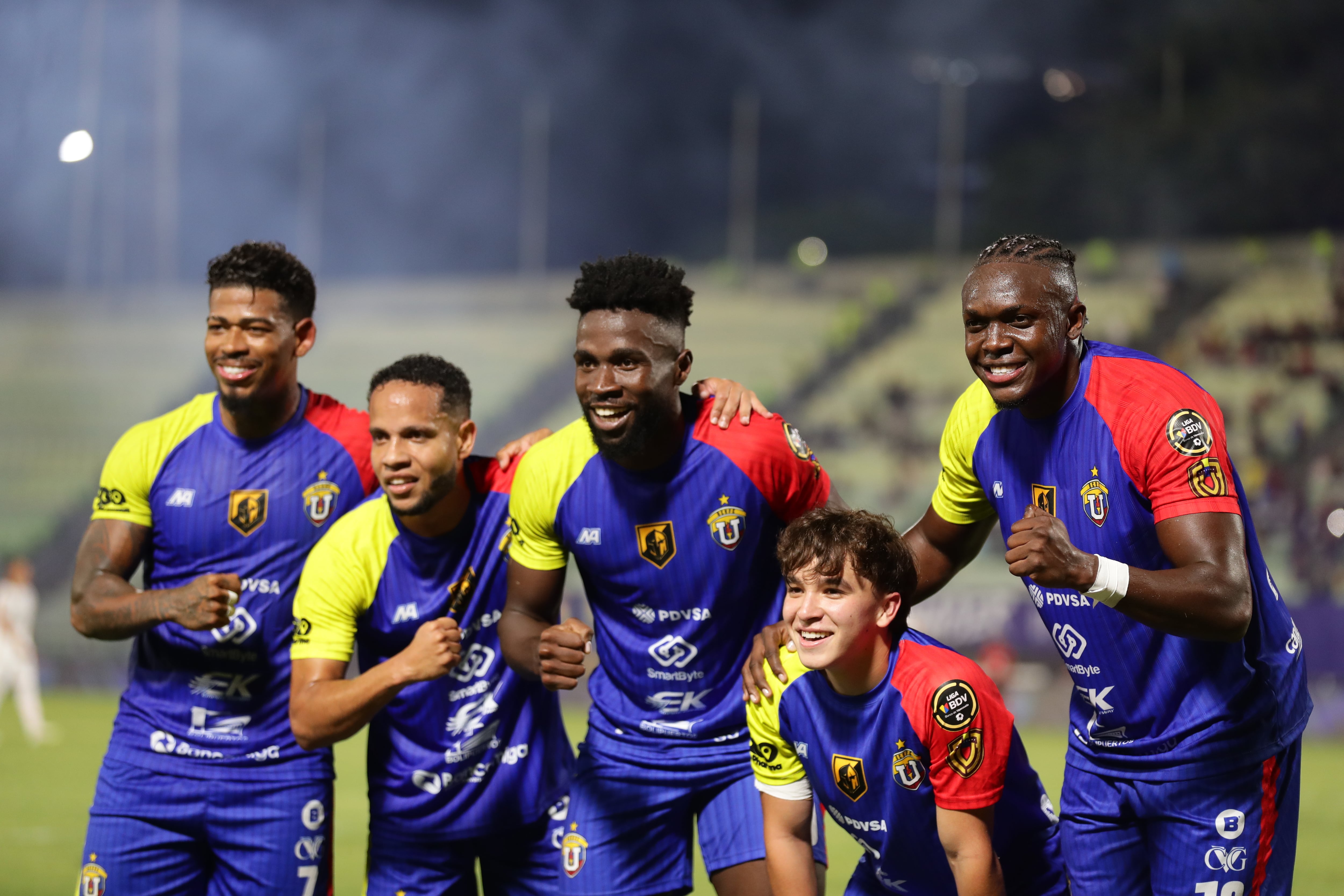 Jugadores de Universidad Central en el partido de ida de la final de la Primera División de Venezuela contra Carabobo