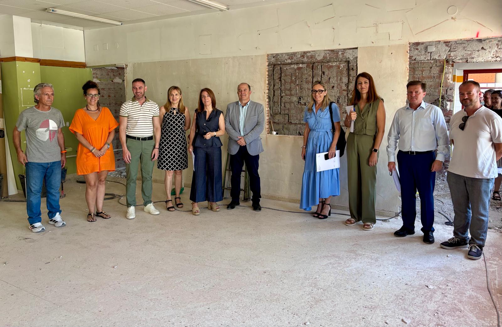 La concejal de Educación, Belén López, en la visita a las obras del CEIP Ciudad de Murcia.