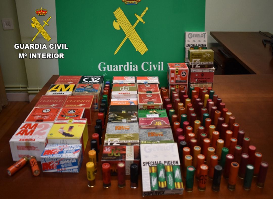 Cartuchos de caza interceptados por la Guardia Civil en Jundiz