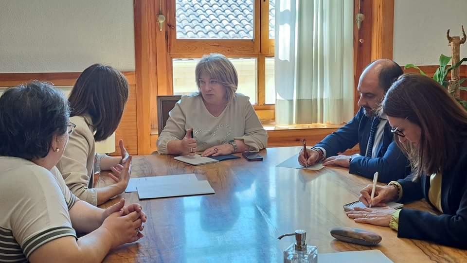 Un momento de la reunión entre representantes del Gobierno de Aragón, Ayuntamiento de Barbastro y Obispado Barbastro-Monzón. Foto: Ayuntamiento de Barbastro