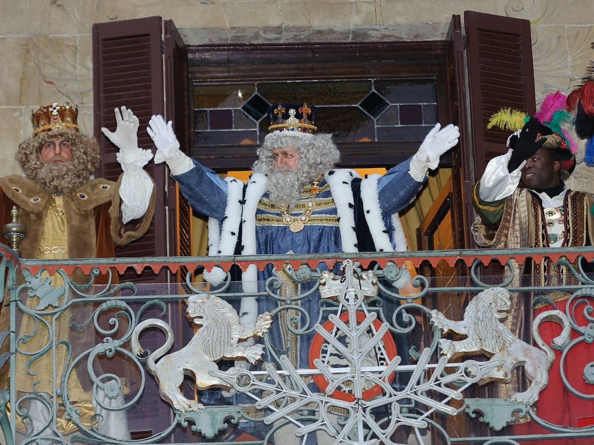 La primera llamada, con Leticia Vergara, de la Asociación Cabalgata de Reyes de Pamplona