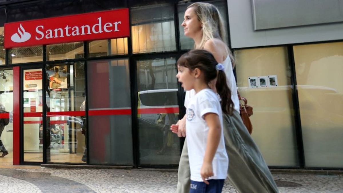Negociaciones sobre el ERE que afectará a la plantilla del Santander