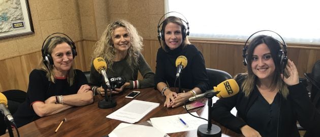 Pilar Domínguez, Amparo Merino, Patricia Espejo y Lorena Parra en el estudio central de SER Cuenca.