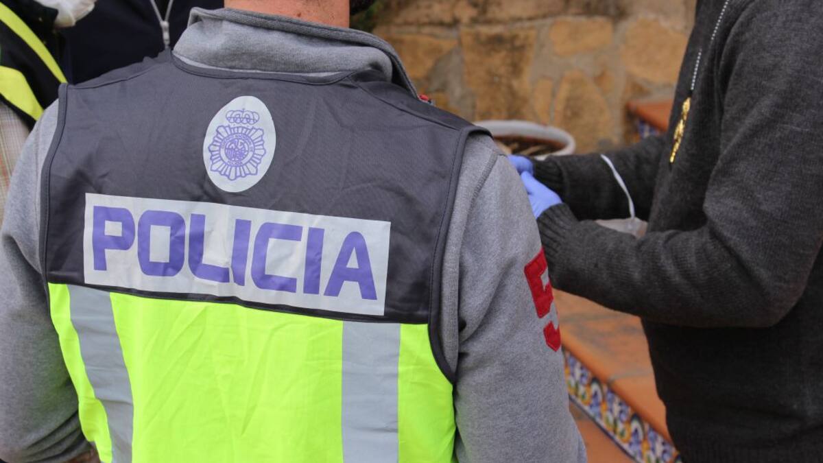 Dos detenidos en Gandia por tirones a mujeres de avanzada edad