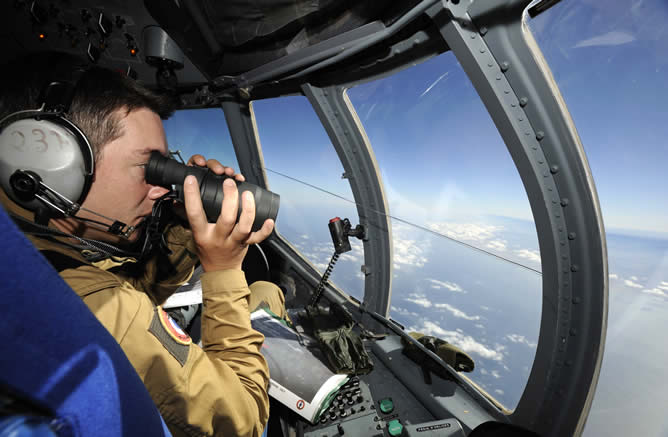 Francia, EEUU y España colaboran con la marina y las fuerzas aéreas brasileñas en la búsqueda del avión de Air France desaparecido en el Atlántico