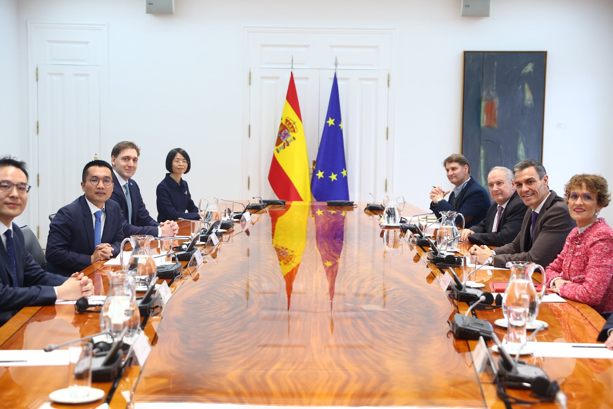 Encuentro entre Jeff Wu, CEO y fundador de Hithium Energy Storage Technology, con Pedro Sánchez y María Chivite