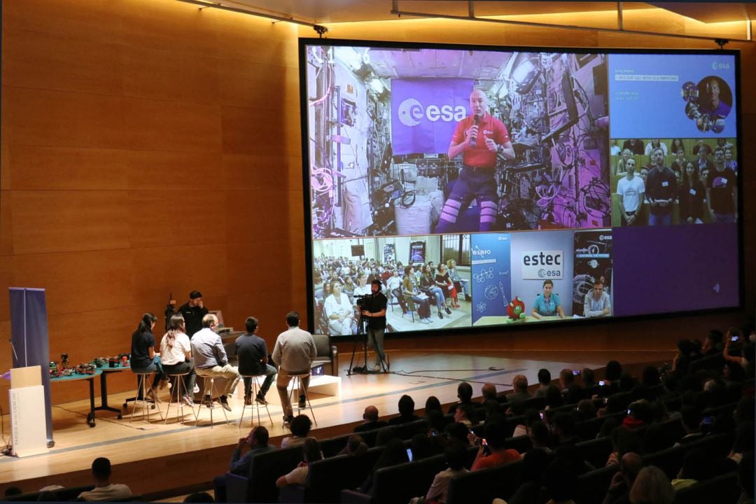 Conexión del Parque de las Ciencias de Granada con la Estación Espacial Internacional