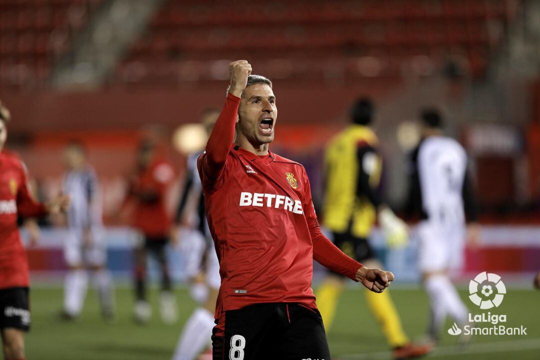 Grande Salva Sevilla. 