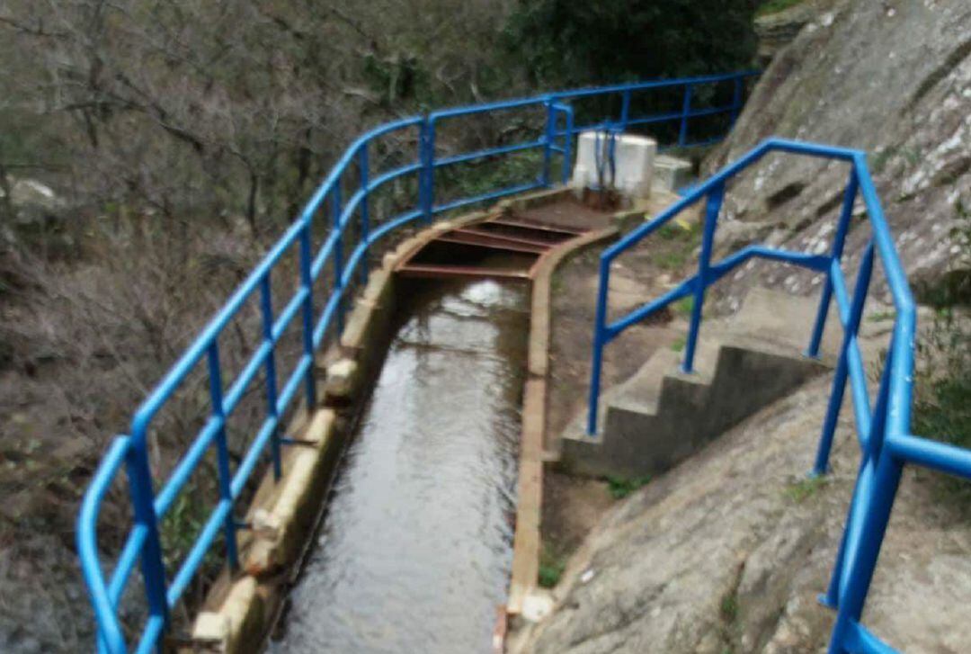 Azur en la garganta del Capitán en Algeciras