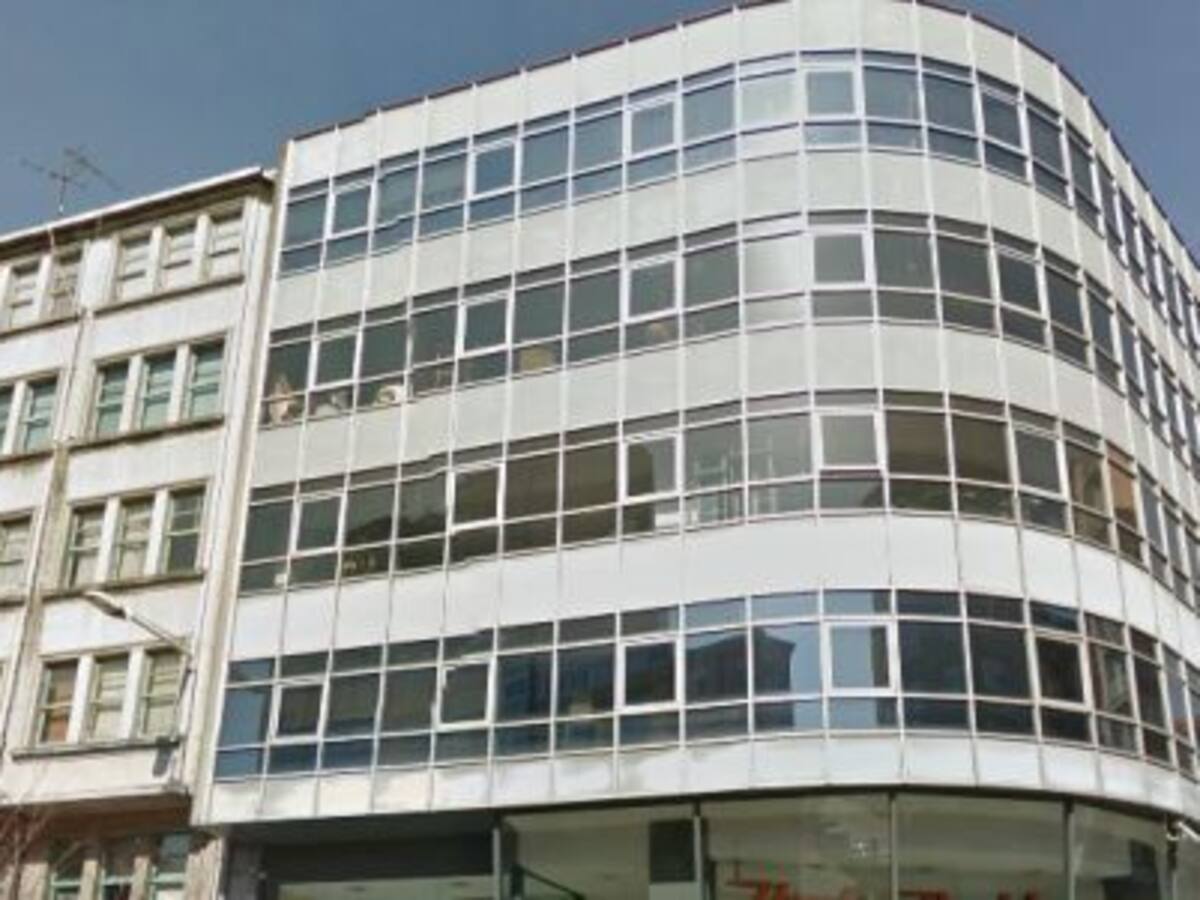 Vecinos de Oza reclaman protección para el edificio de la Citroën