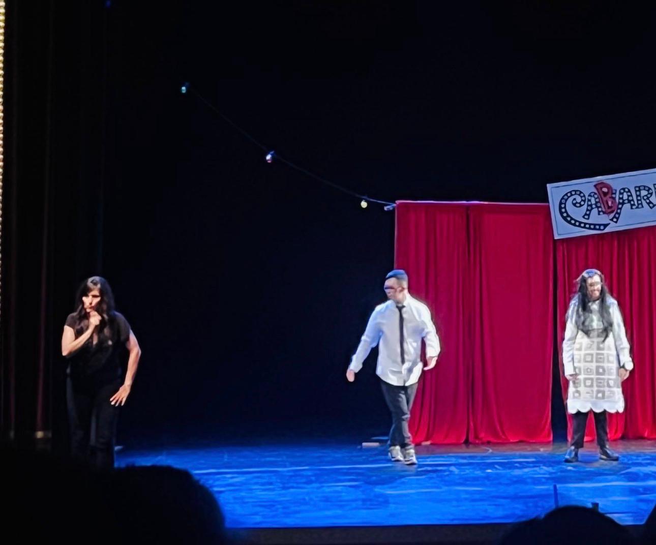 Escena de la obra Instrucciones para montar un cabaret, estrenada ayer en el Teatro Olimpia