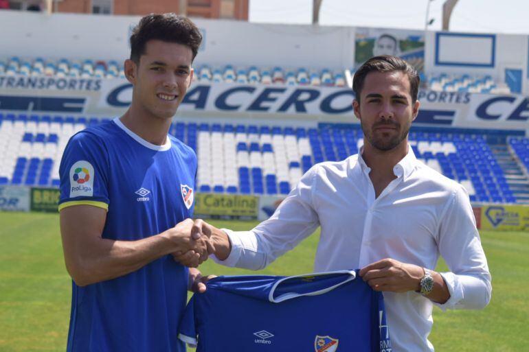 Renovación de Juanfran.