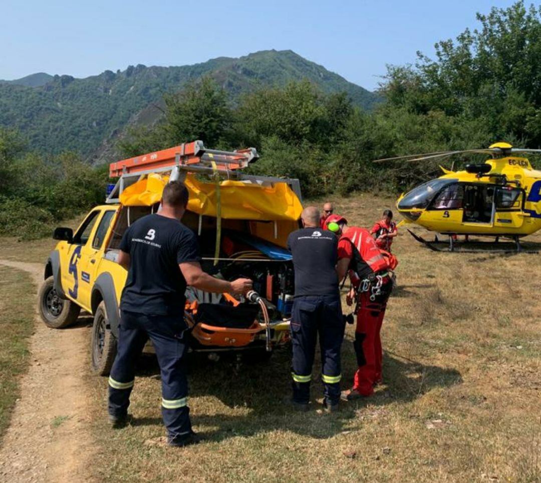 Miembros del Sepa en un momento del rescate