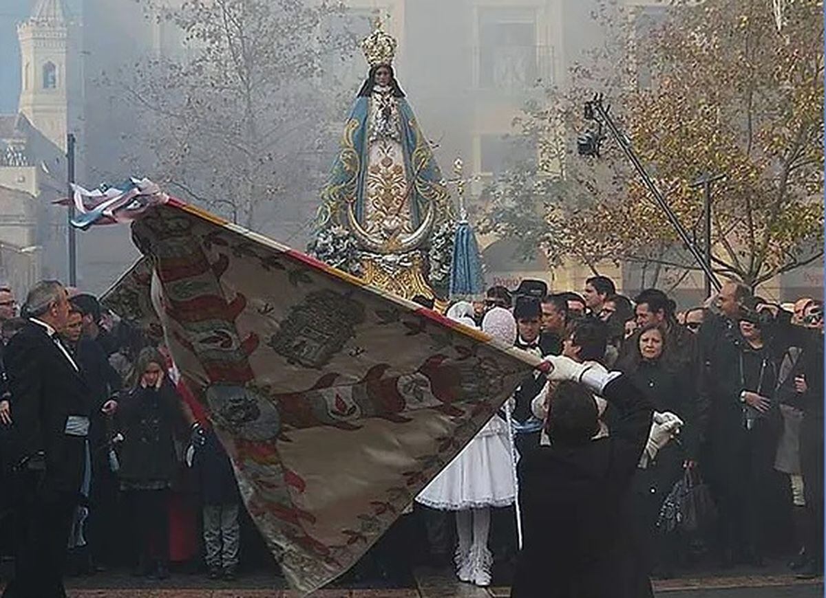 La Virgen de la Inmaculada Concepción en  la bajada desde el Castillo