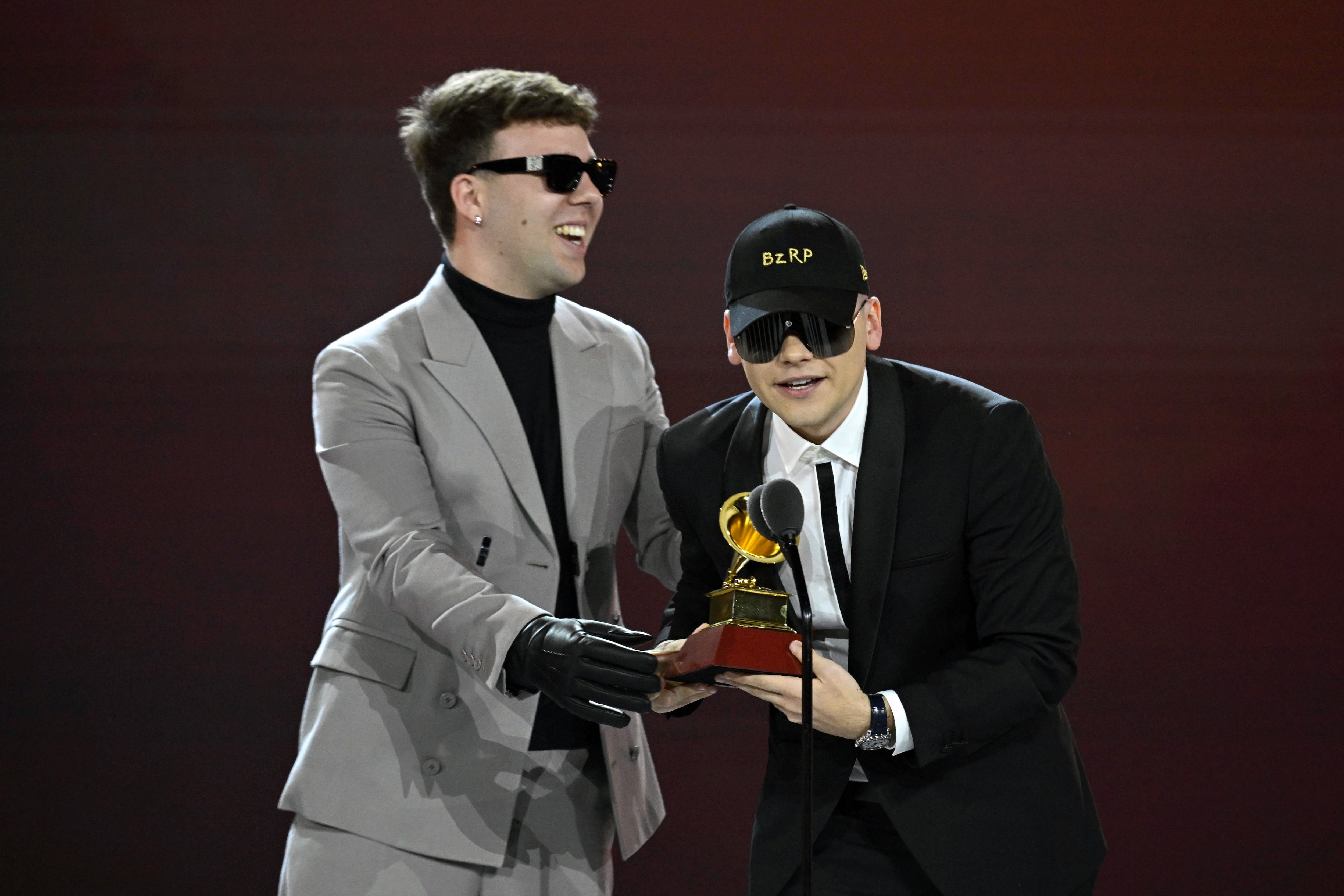 Quevedo y Bizarrap, en una fotografía de archivo. (Carlos Alvarez/Getty Images for Latin Recording Academy)