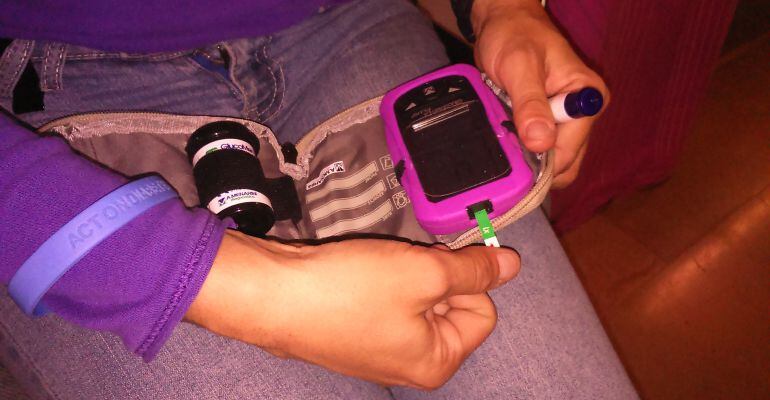 Un pacient diabètic s’ha de fer controls diverses proves al dia