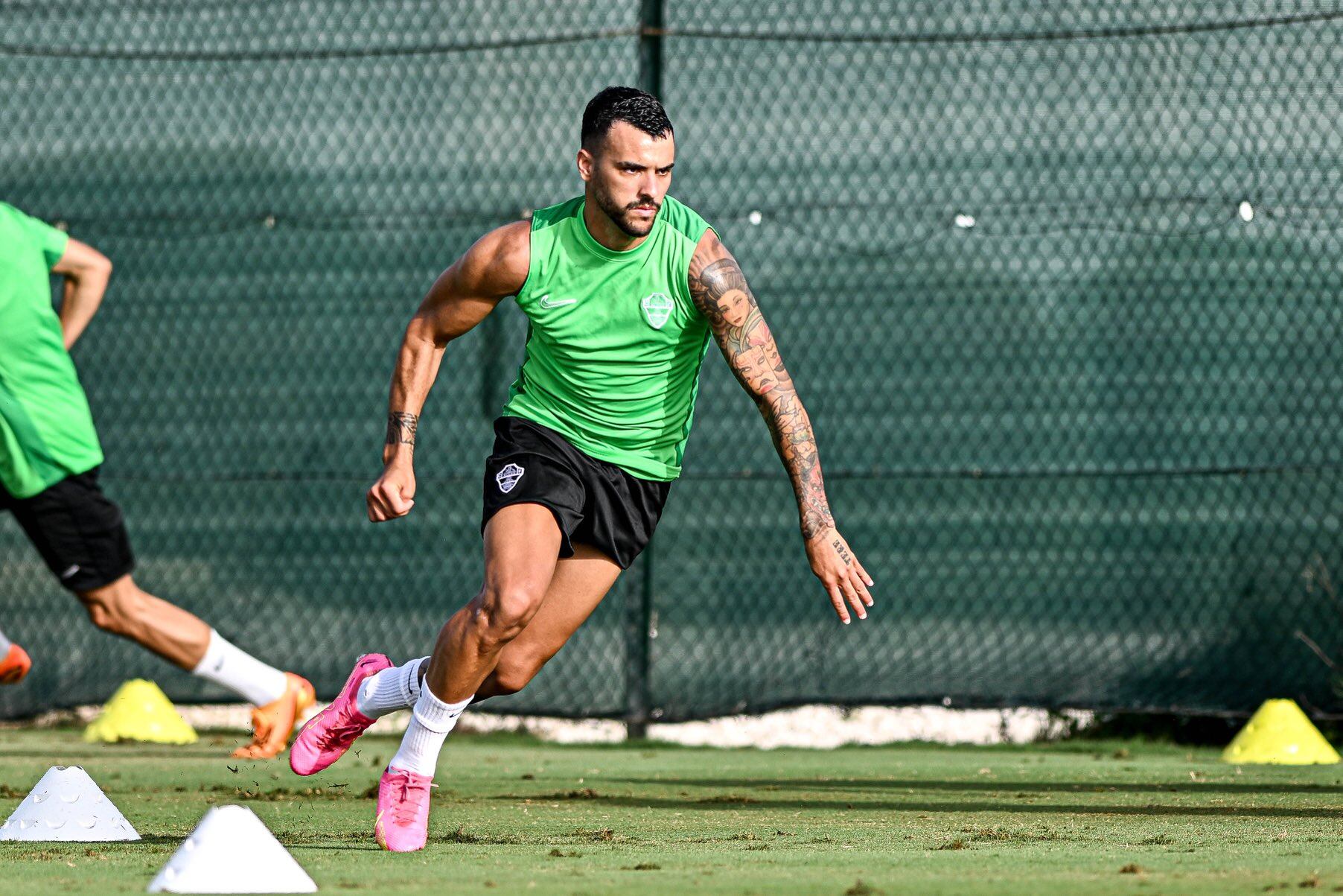 Alex Martín en pleno entrenamiento en Algorfa