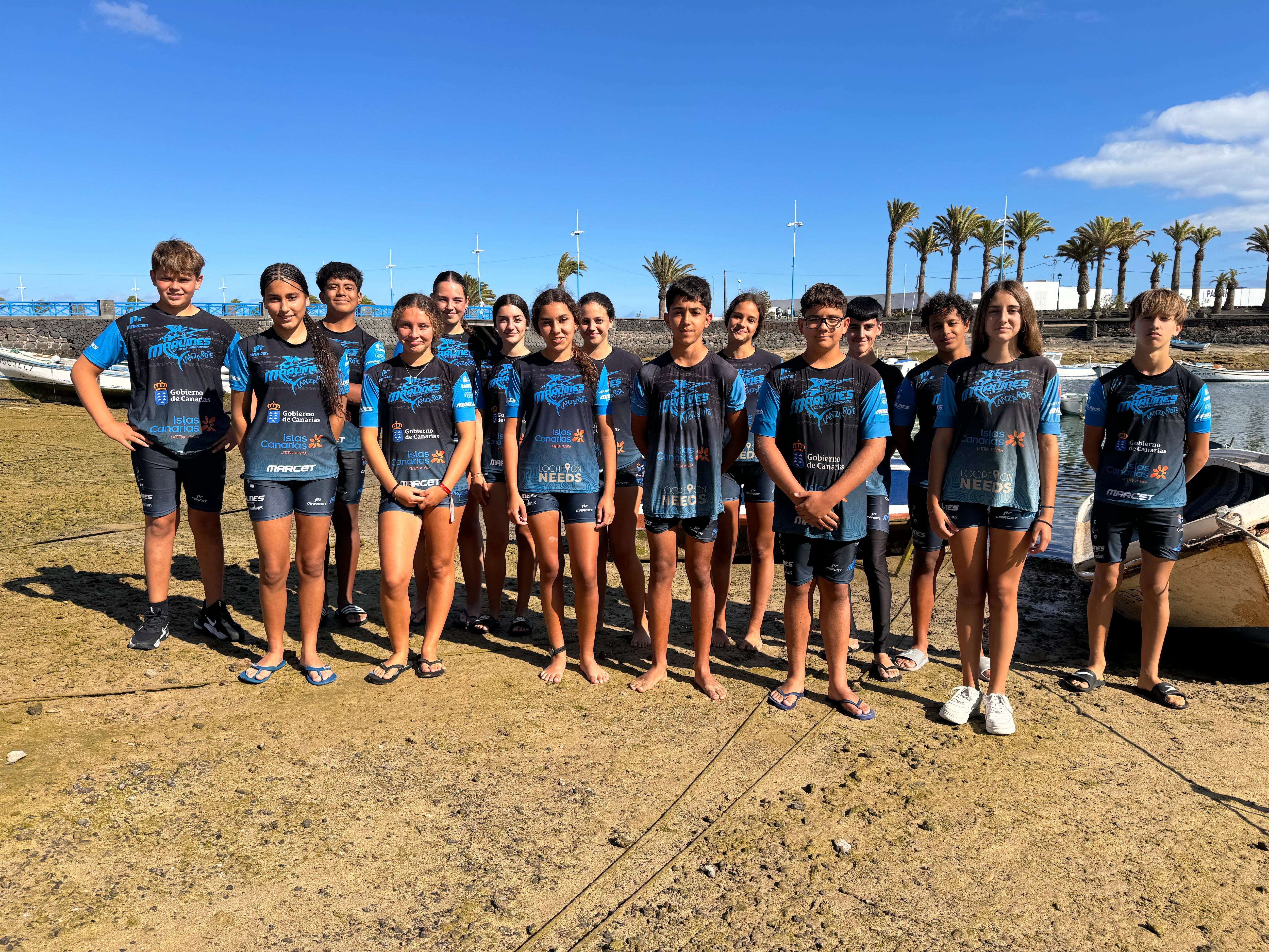 Varios de los jóvenes palistas de Los Marlines de Lanzarote.