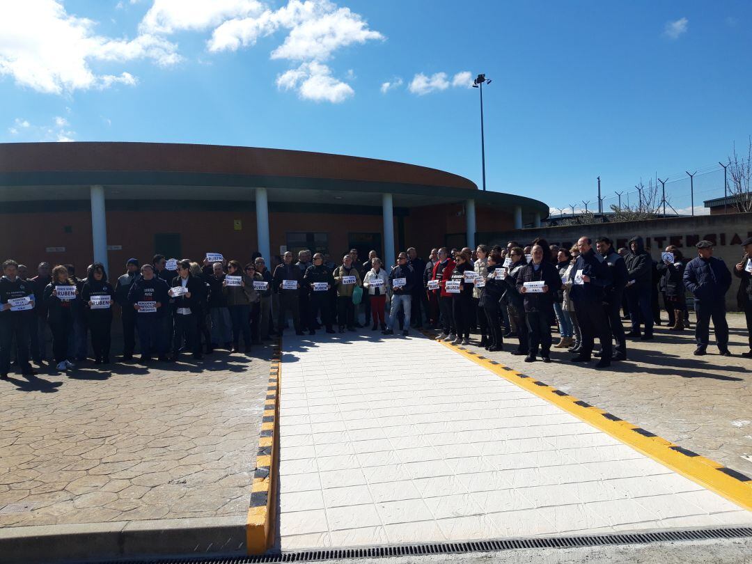 Concentración a las puertas del centro penitenciario