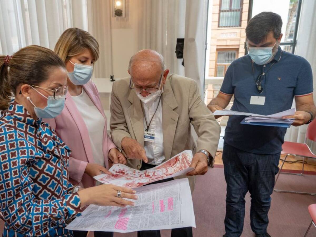 El Ayuntamiento pide a Costas que paralice el derribo de viviendas en la Playa de Levante de Cabo de Palos