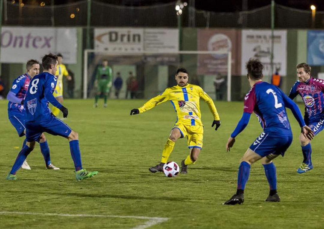 Zazu, durante el encuentro ante la Segoviana en La Albuera esta temporada.